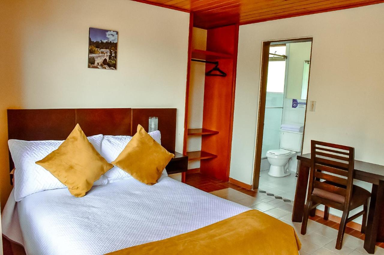 Hotel Villa Vianney Paipa Exterior photo